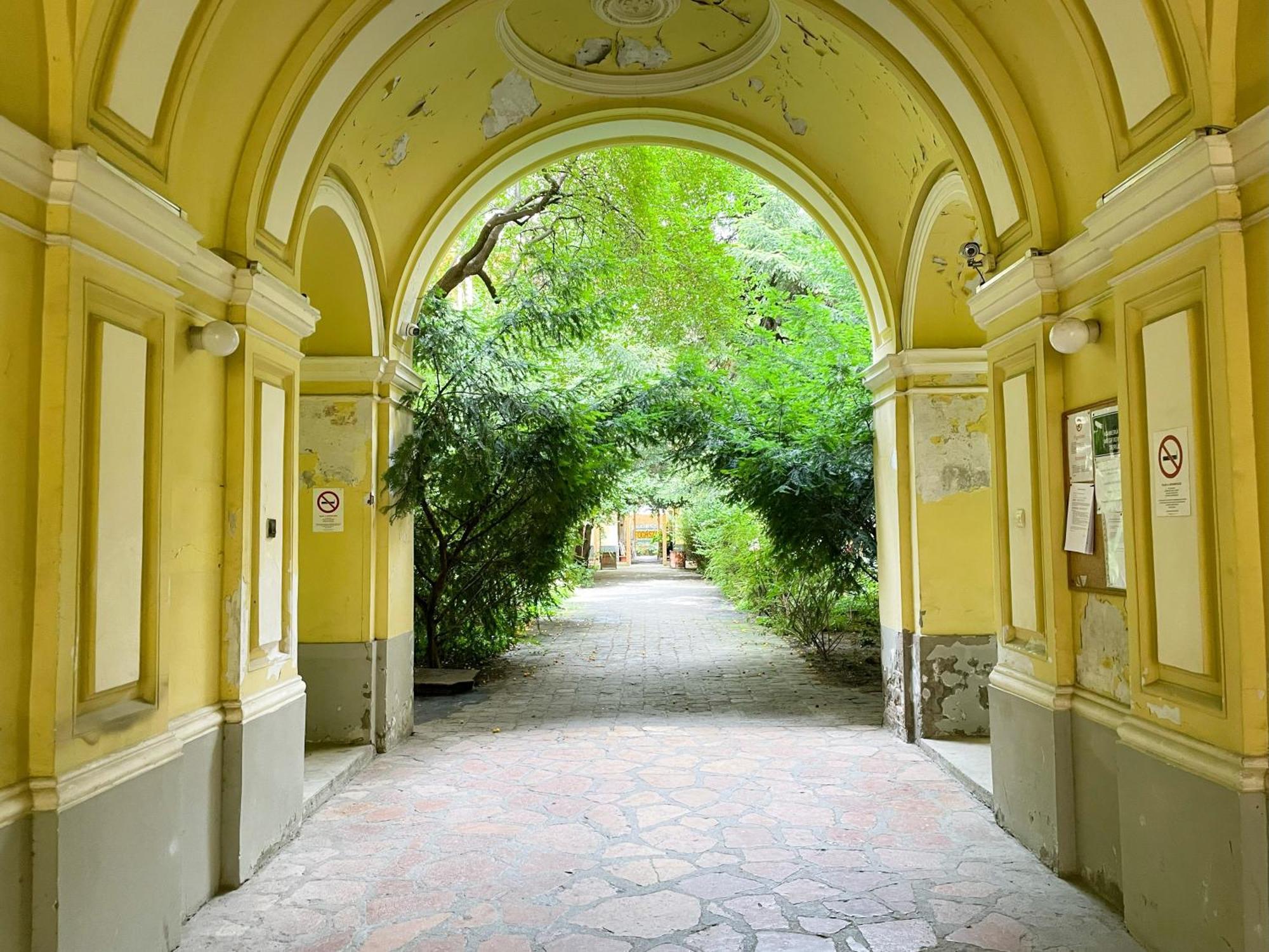 Coente Kiraly 28 * Budapesta
